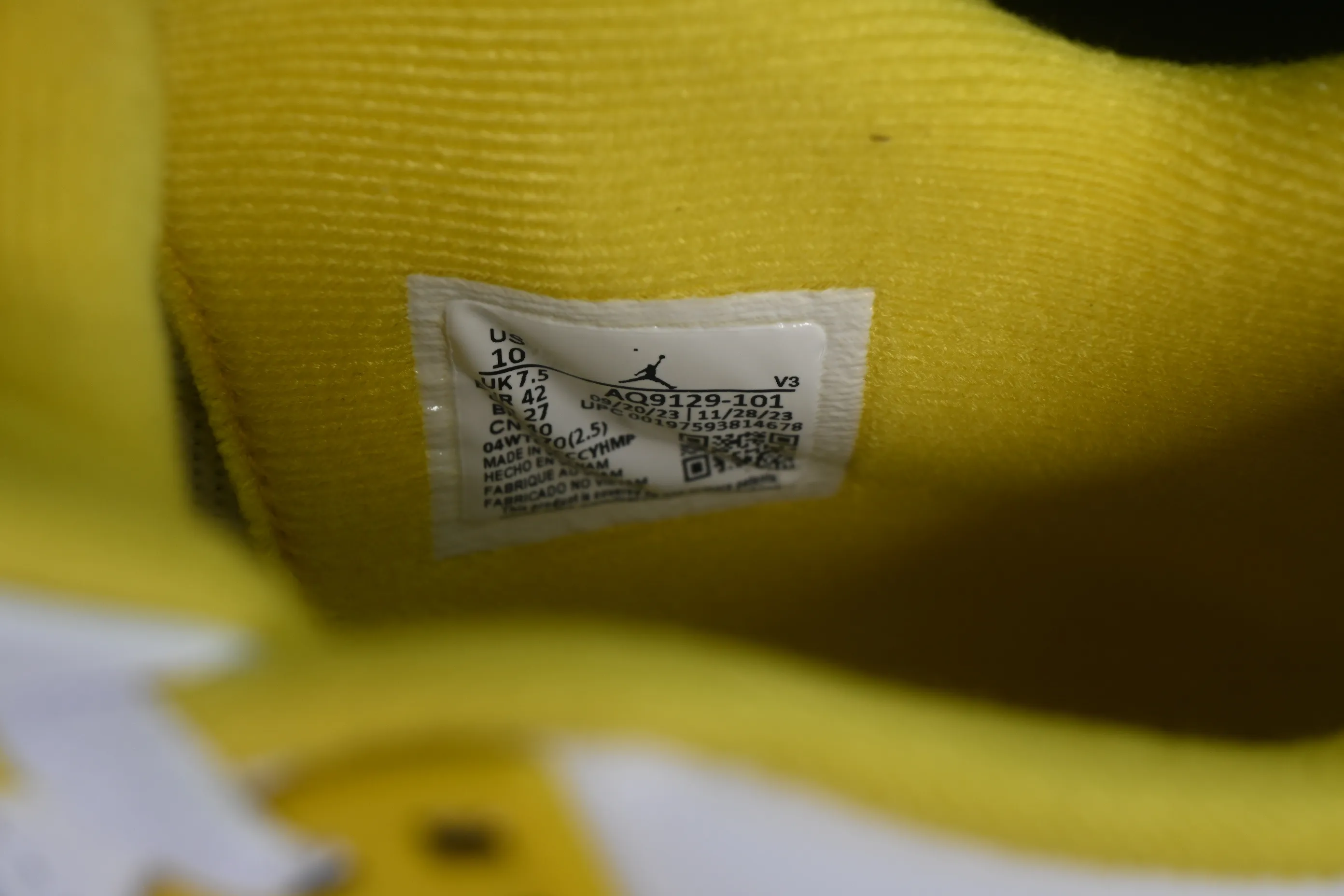 All categories Air Jordan Jordan series basketball shoes Air Jordan 4 L version Air Jordan 4 Retro "Vivid Sulfur" AJ4 Joe 4 White Thunder AQ9129-101